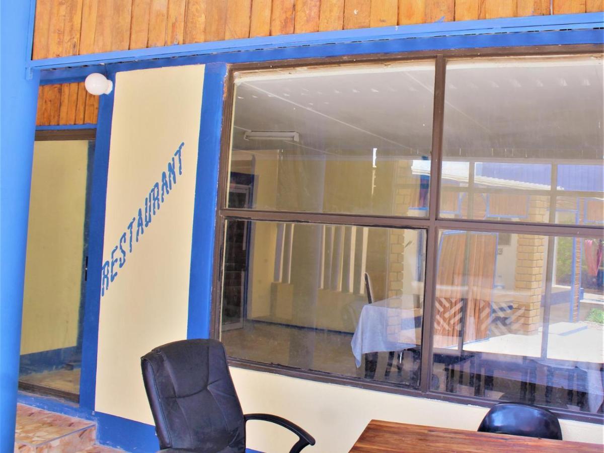 P Wake Guesthouse Opuwo Ngoại thất bức ảnh
